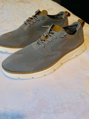 Men's Lightweight Gray Knit Casual Sneakers
